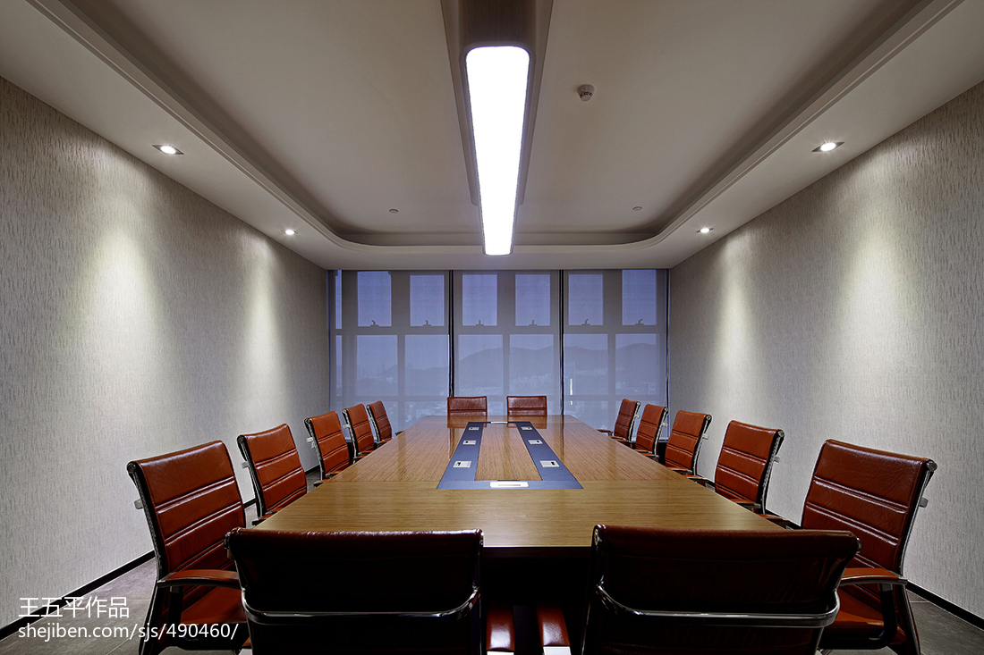 現(xiàn)代化集團(tuán)辦公會(huì)議室設(shè)計(jì)效果展示
